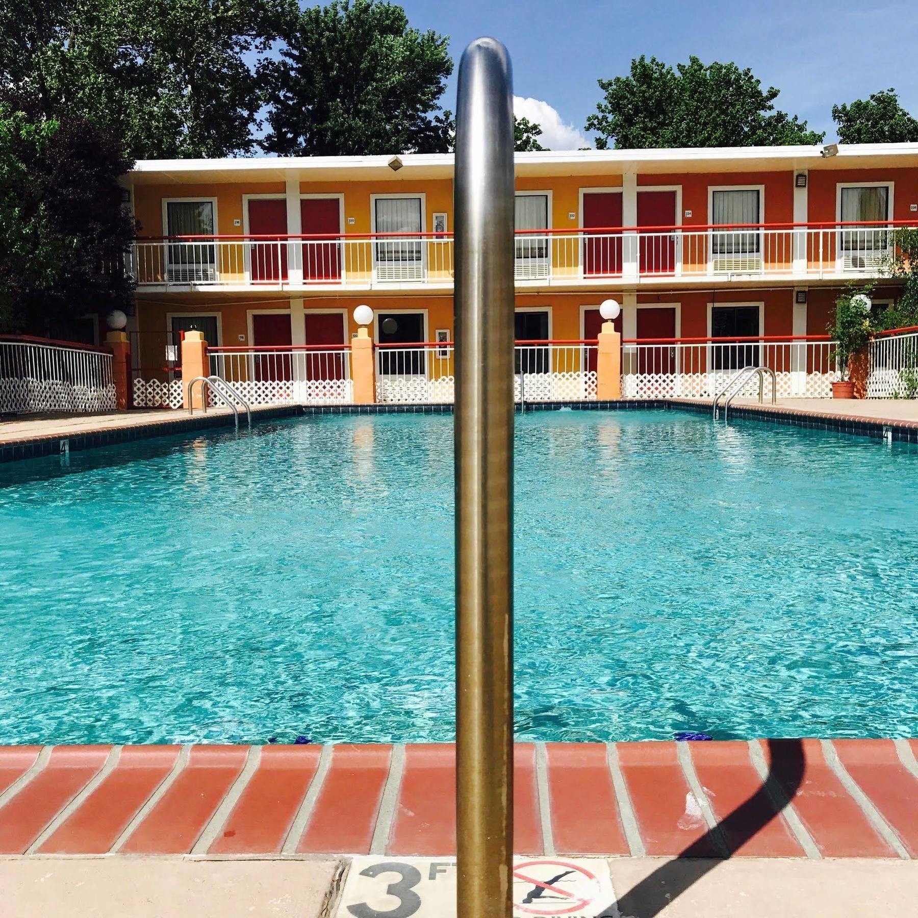 Milan Inn & Suites Exterior foto